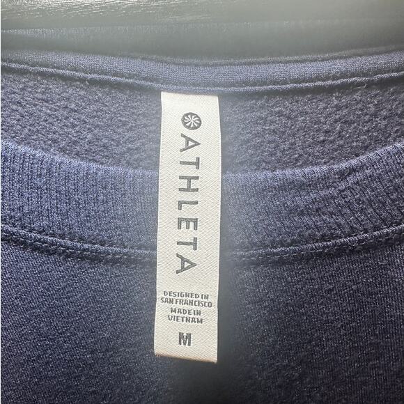 Athleta Balance Pullover Navy Sweatshirt Thumbholes Side Slit Size Medium - Picture 3 of 10